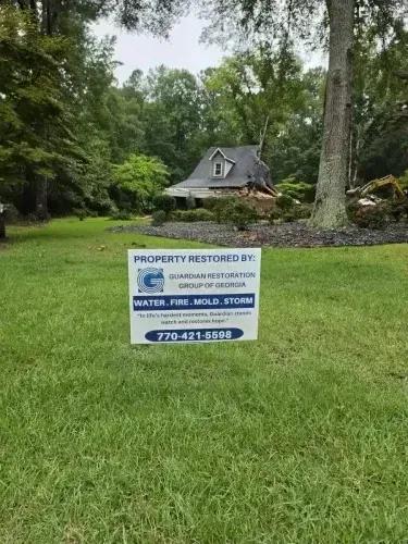 p1 exterior-sign 02